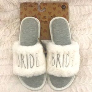 Bride❤️❤️❤️Host Pick🌺🌺🌺NWT Rae Dunn slippers